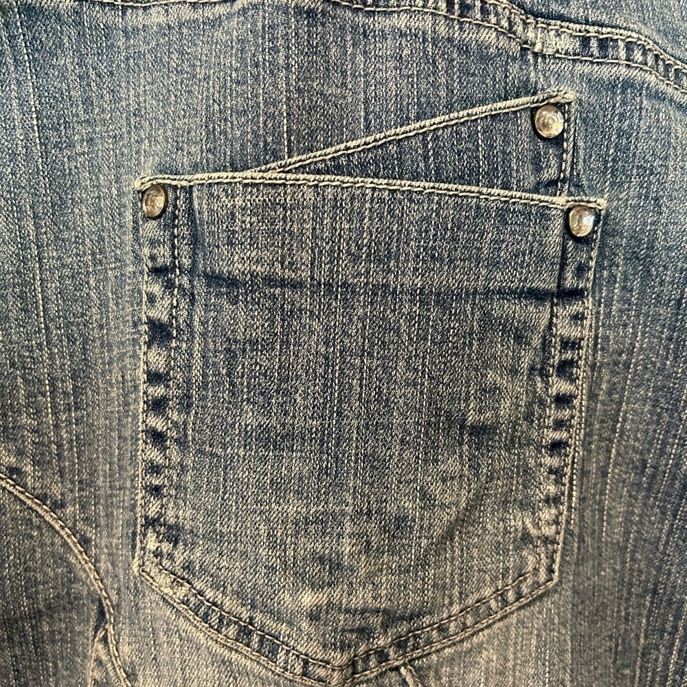 B Street. Denim skirt size 20w. Faded. Distressed and jeweled pockets - Picture 7 of 10